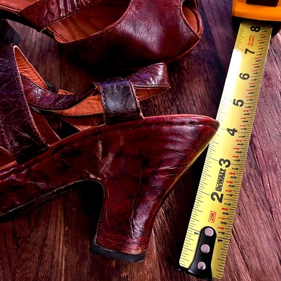 Brown Leather Women's Sandals - Picture 4 of 9